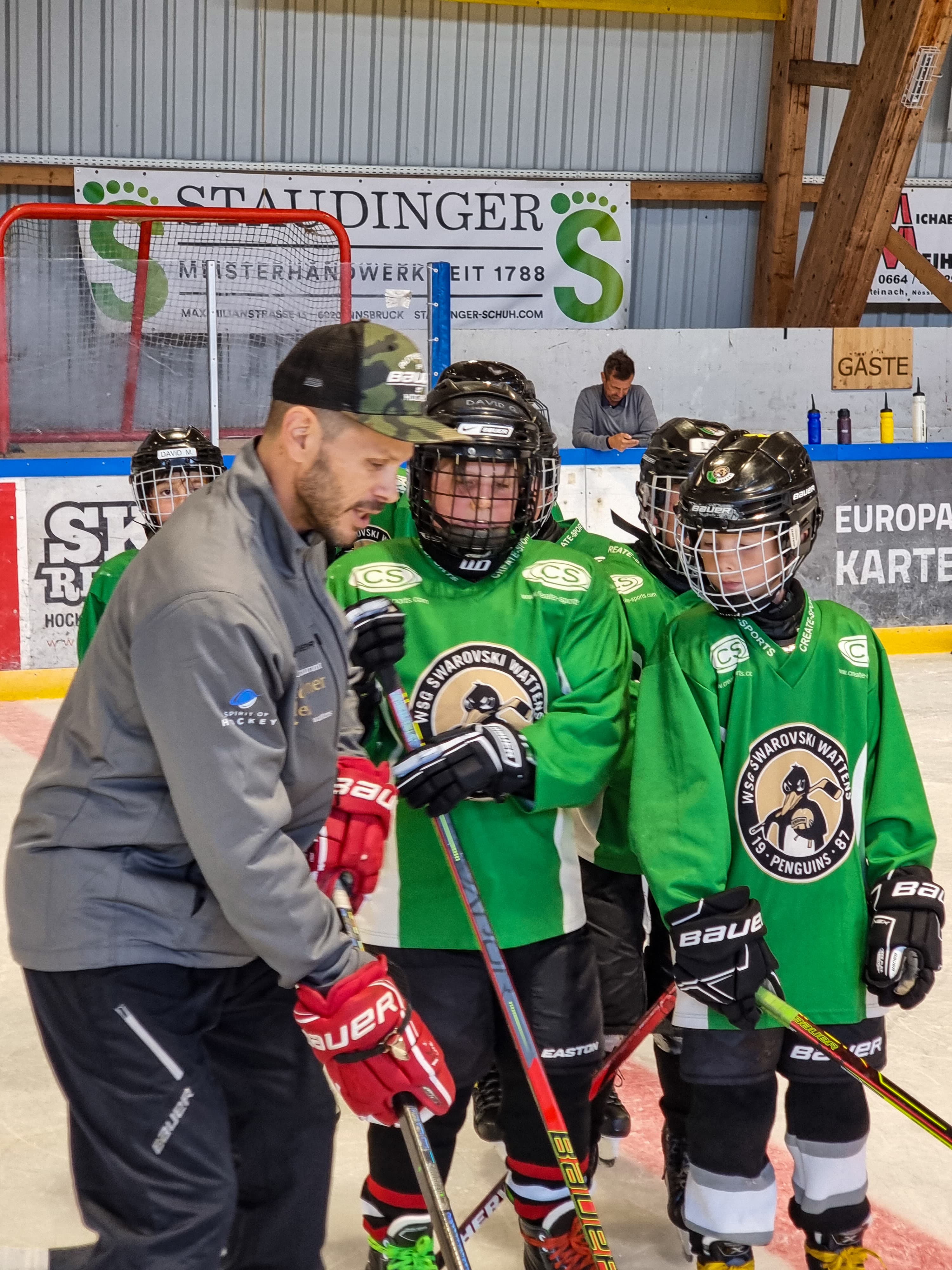 Wieder mit vollem Eifer dabei - unsere Kids mit ihren Trainern!